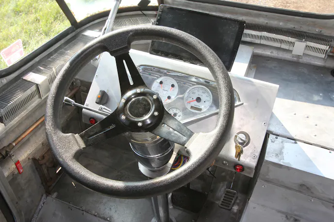 The Junkyard Airvan Rebuilt Around a Mercedes OM617